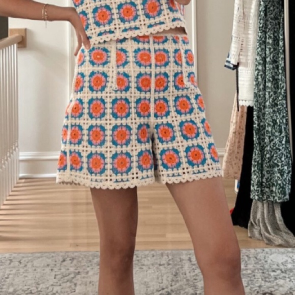 Sezane Nick Crochet Short - Picture 2 of 8